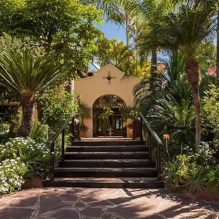 Grand Estate With Tropical Gardens Willa