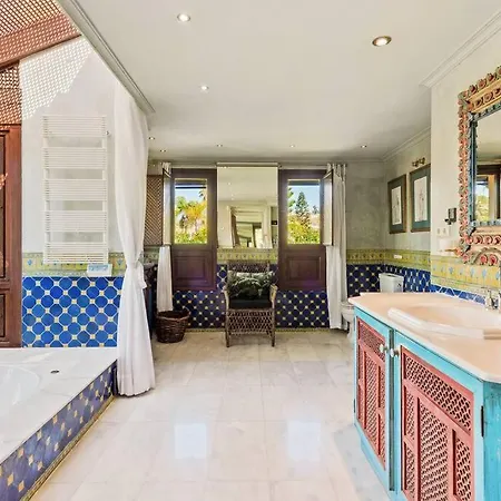 Villa Grand Estate With Tropical Gardens Marbella