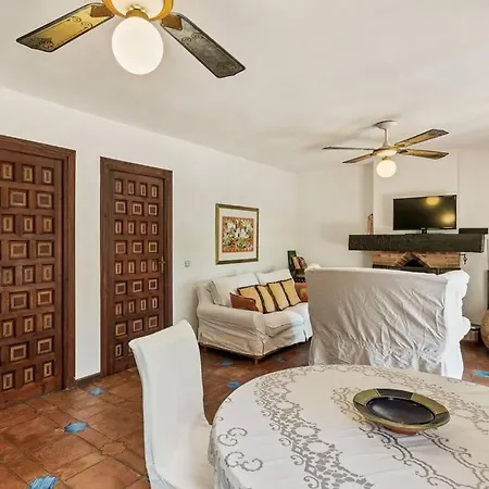 Willa Grand Mansion With Tropical Park Marbella